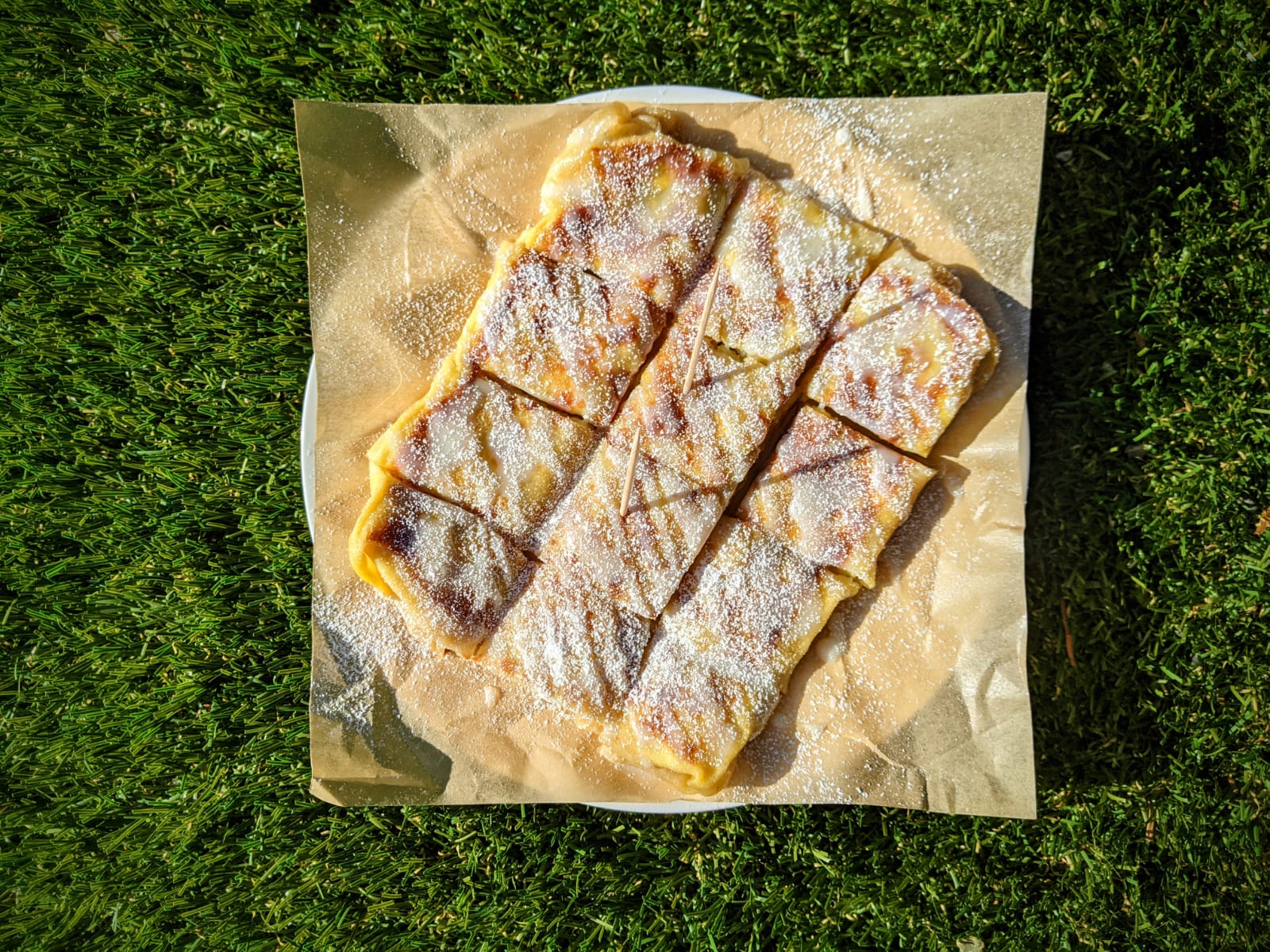 Roti Kluai Khai (Banana Egg Pancake)