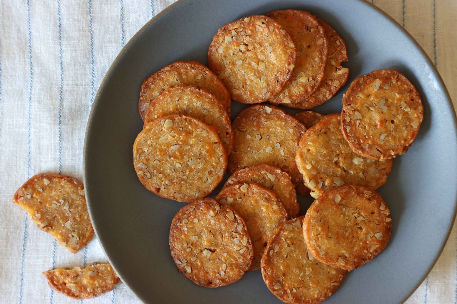 Sourdough Cheesy Crackers